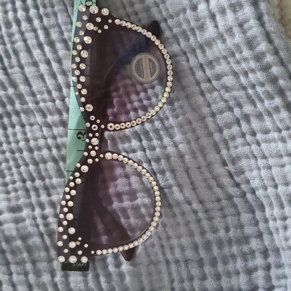 Rhinestone sunglasses - Picture 2 of 7